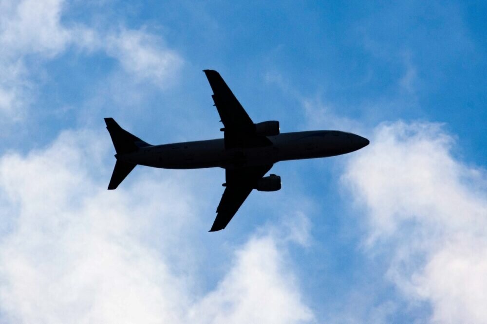 Крайне маловероятно, что все двигатели самолета выходят из строя во время полета, но что будет, если такое случится? Фото: Getty Images