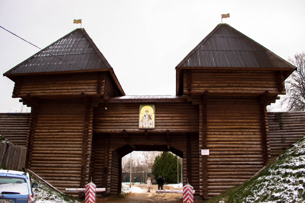 Главный вход