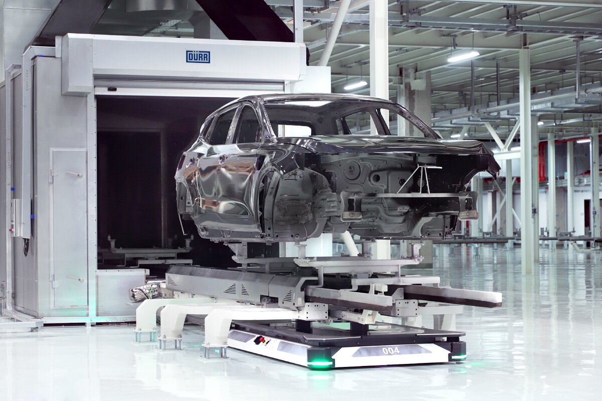 тележки AGV EcoProFleet транспортируют кузова после просушки.