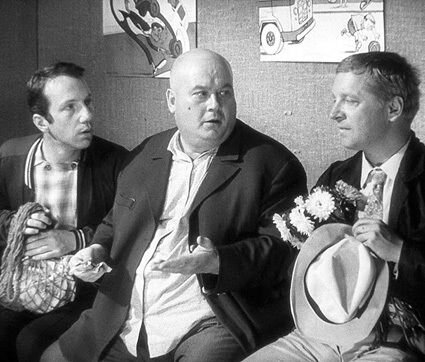 Савелий Крамаров, , Евгений Моргунов и Юрий Белов в короткометражной фильме "Светофыор", 1970 год,  https://www.kino-teatr.ru/kino/acter/m/sov/2221/works/