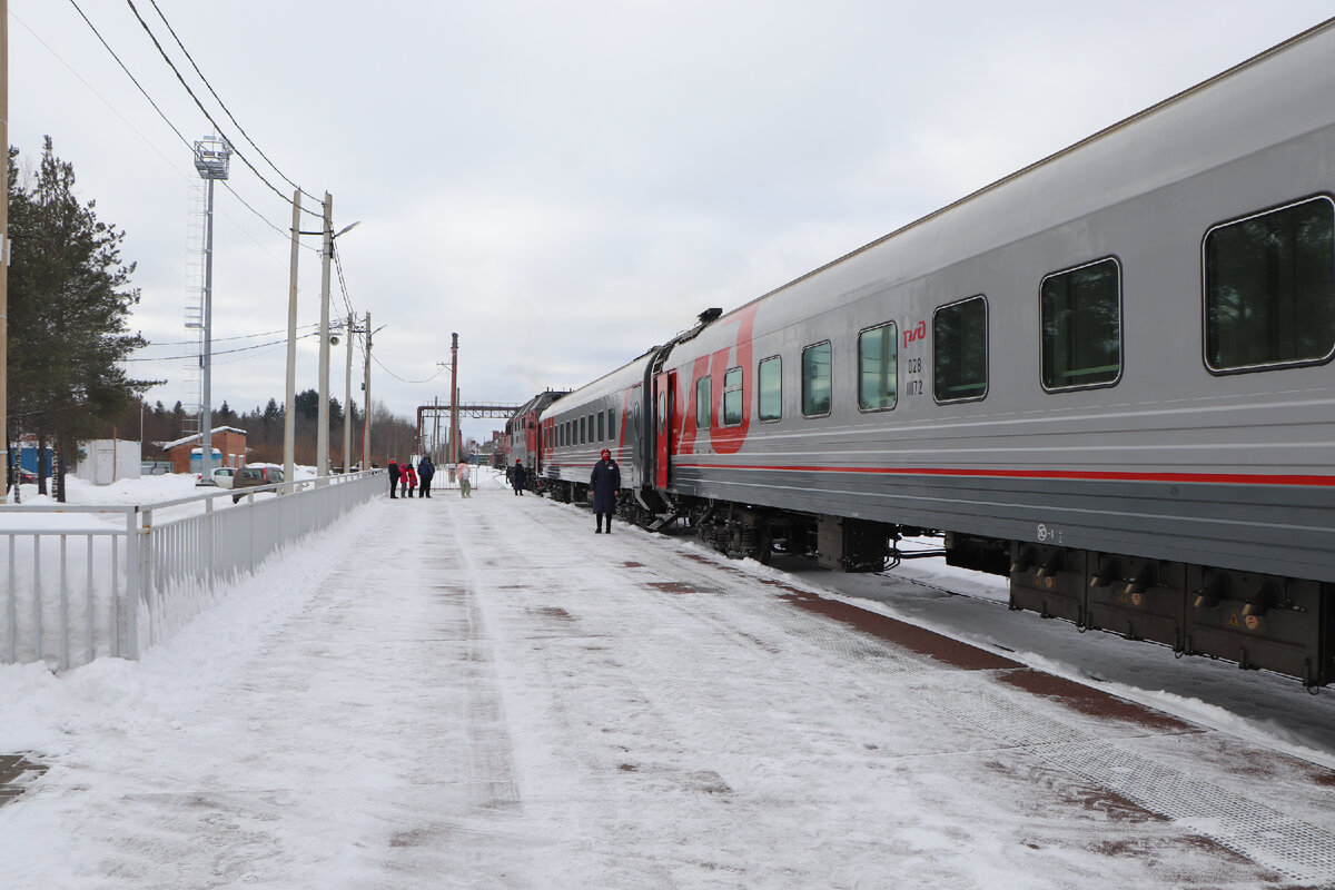 Пример вагона с окнами в коридоре купе, которые не открываются