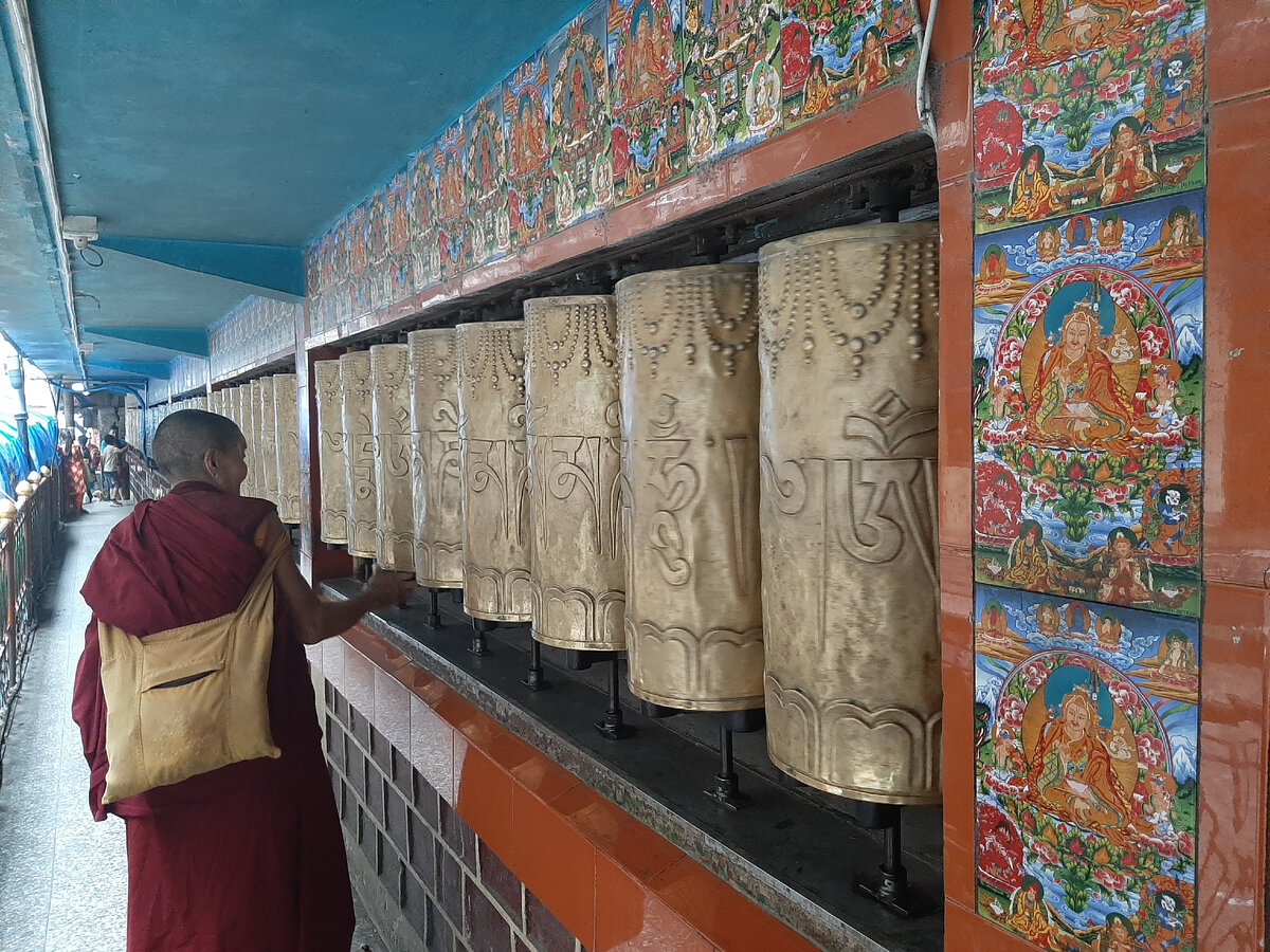 В одном из буддийских монастырей г. Дарамсала.