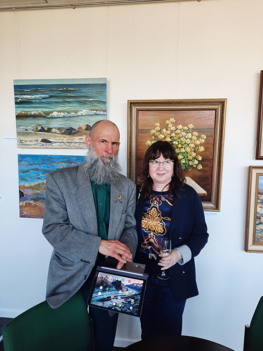 С художником Ястребовым