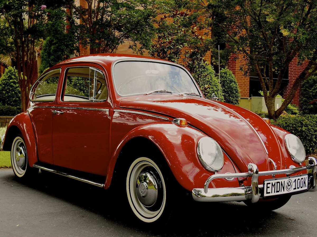 Volkswagen Beetle - Classic 113 Deluxe Sedan