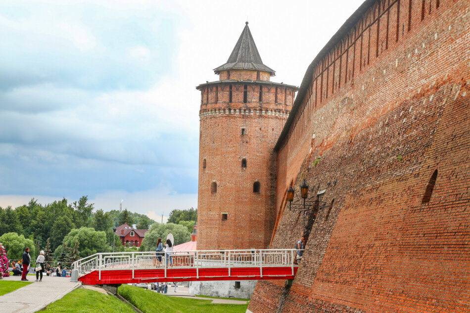 Коломна 5 лет. Коломенский Кремль территория. Коломенский Кремль внутри. Коломенский Кремль до разрушения. Рязань интересные места.