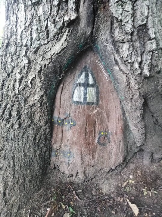 Видите, как просто? И красиво. И понятно, что это рисунок на дереве в Измайлово :)