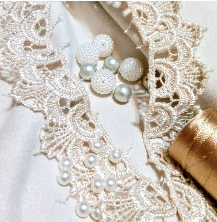 Бусины и кружево