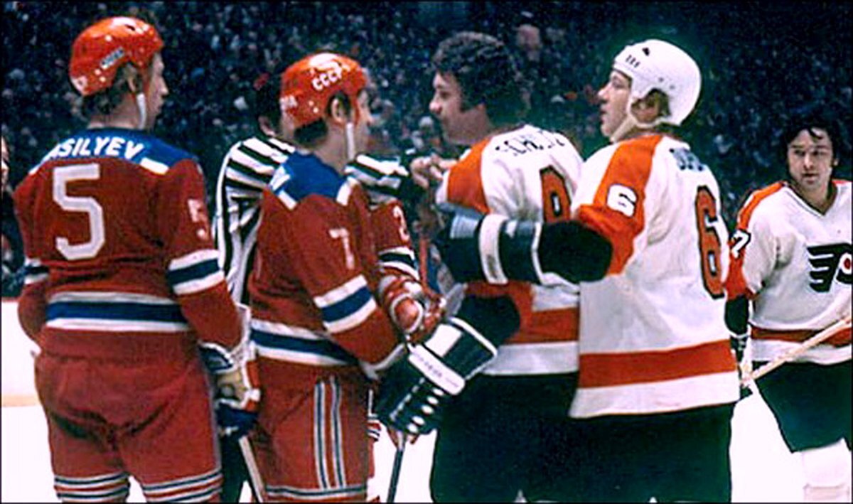 Изображение с Яндекс.картинки (на матче ЦСКА-"Филадельфия" 1976 года)