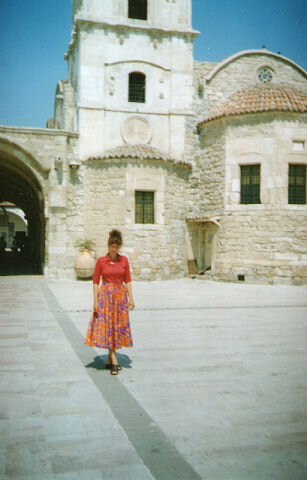 Перед входом в церковь