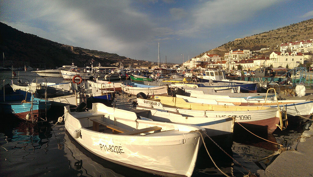 Стоянка катеров в Балаклаве