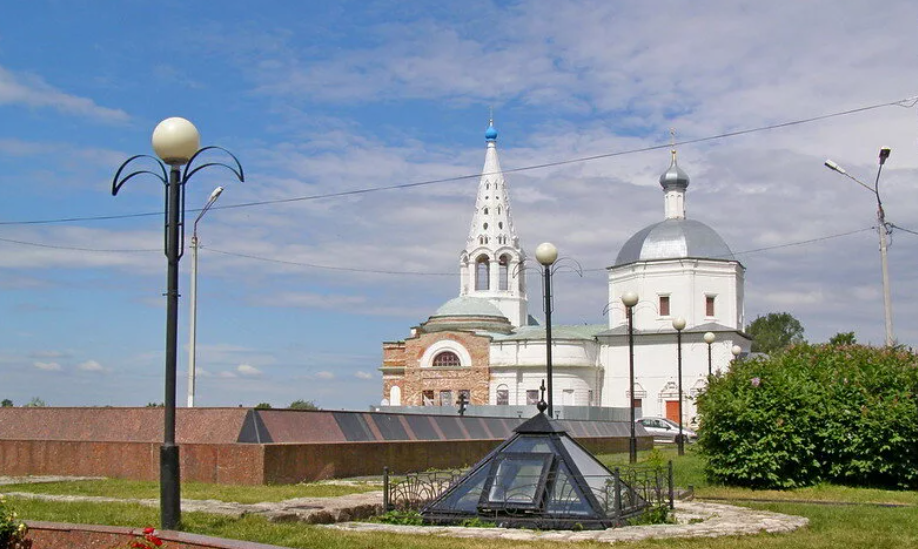 Серпуховский Кремль. Серпуховский Кремль сейчас. Серпухов (1556). Серпуховский Кремль фото 1371 года.