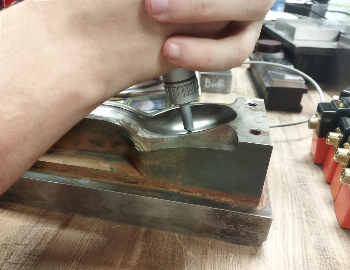 Контроль твёрдости штампов для ложек из стали 5XHM и X12