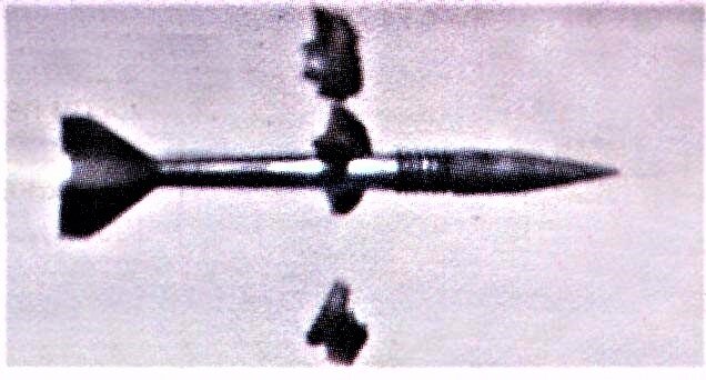 Секции ведущего устройства отделяются от корпуса снаряда после вылета из канала ствола.