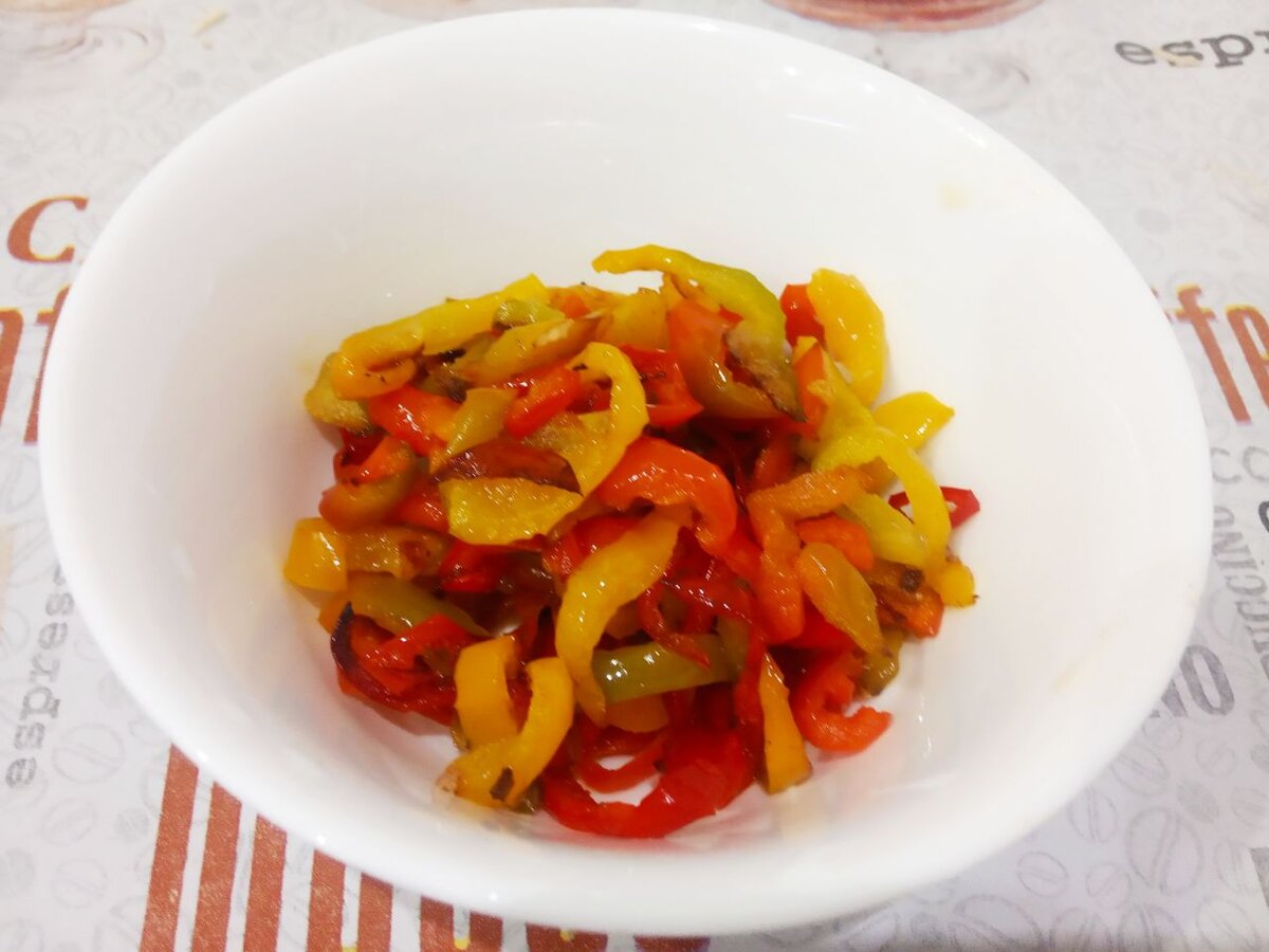 Картофельные гнёзда с мясной начинкой, сладким перцем и сыром | Кулинарный  блог Галины Кундиус | Дзен