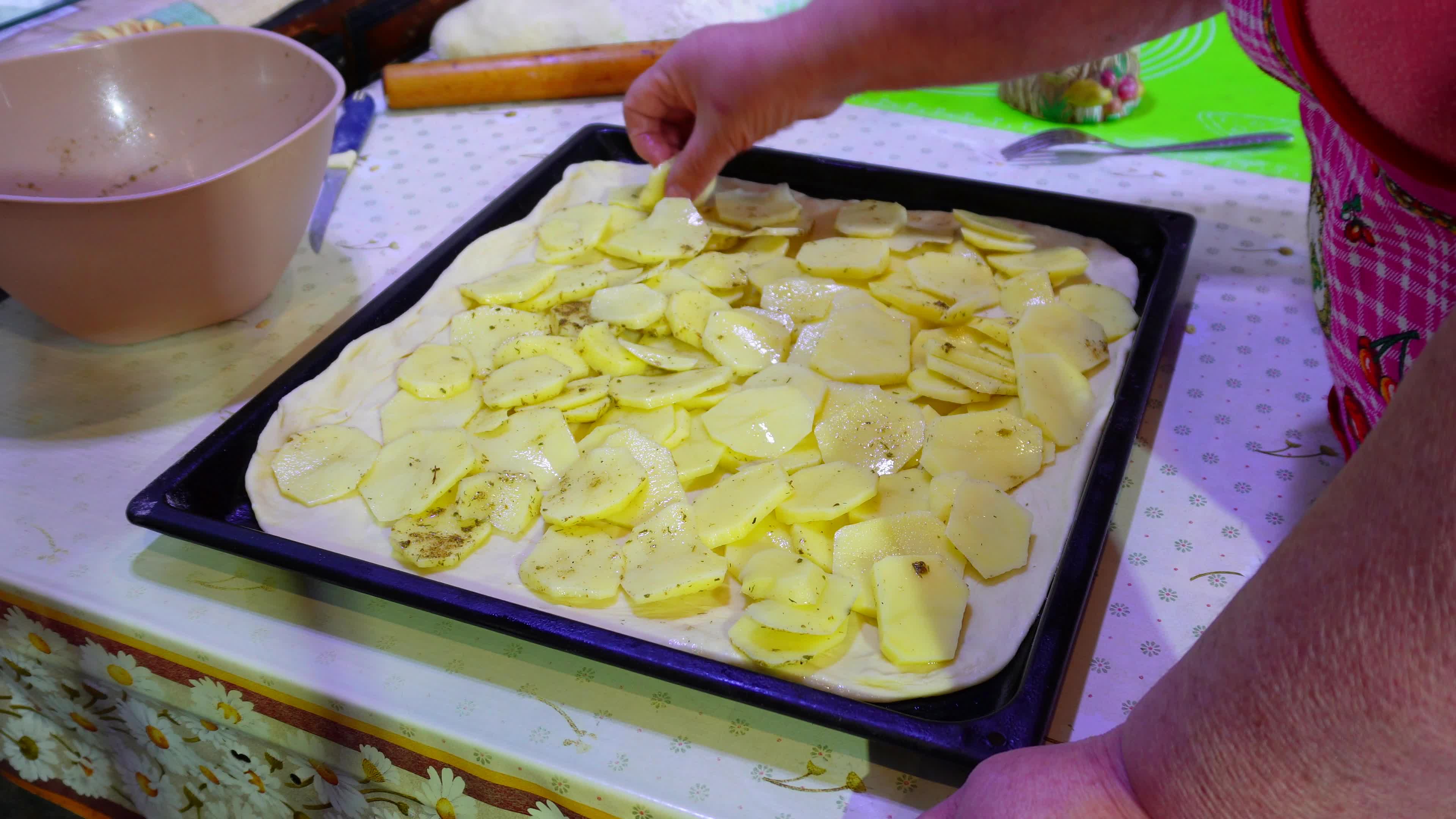 Картофельный пирог с рыбой горбушей простой рецепт с фото пошагово