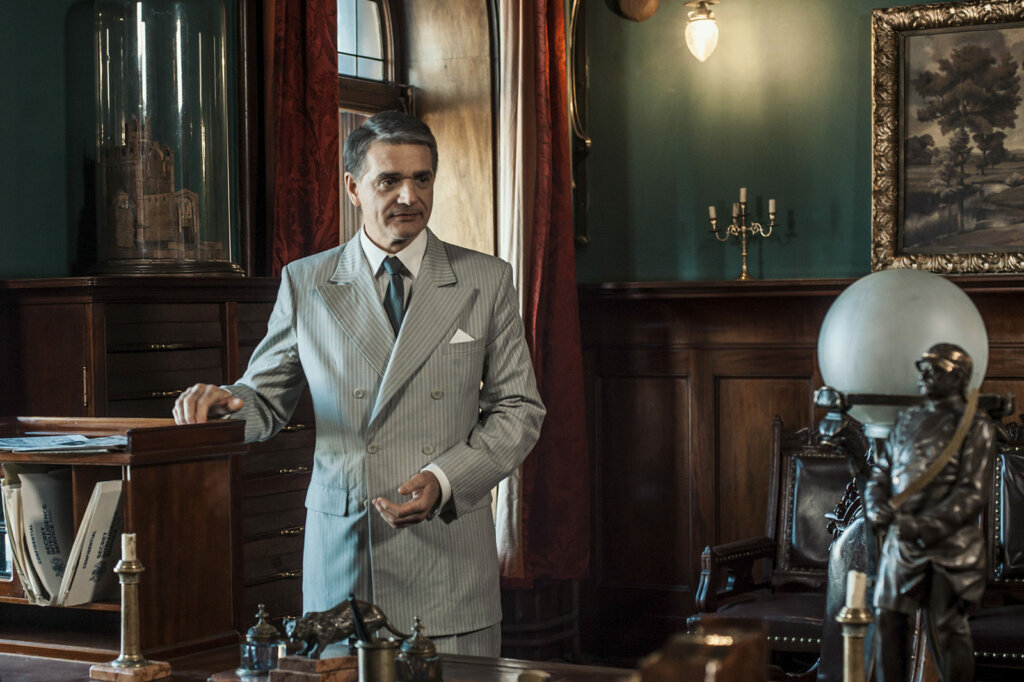    Константин Лавроненко в сериале «Русские горки». Фото: кадр из фильма