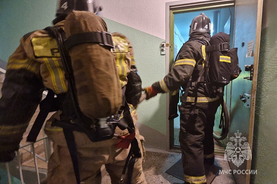     Причина пожара устанавливается. Фото: ГУ МЧС по Мурманской области