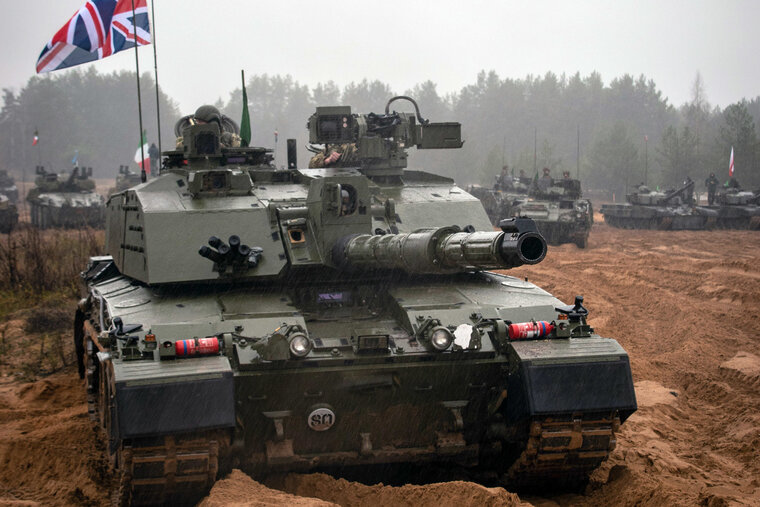    Британские офицеры попали под российские санкции из-за обучения военных ВСУ, заявили в МИД РФ