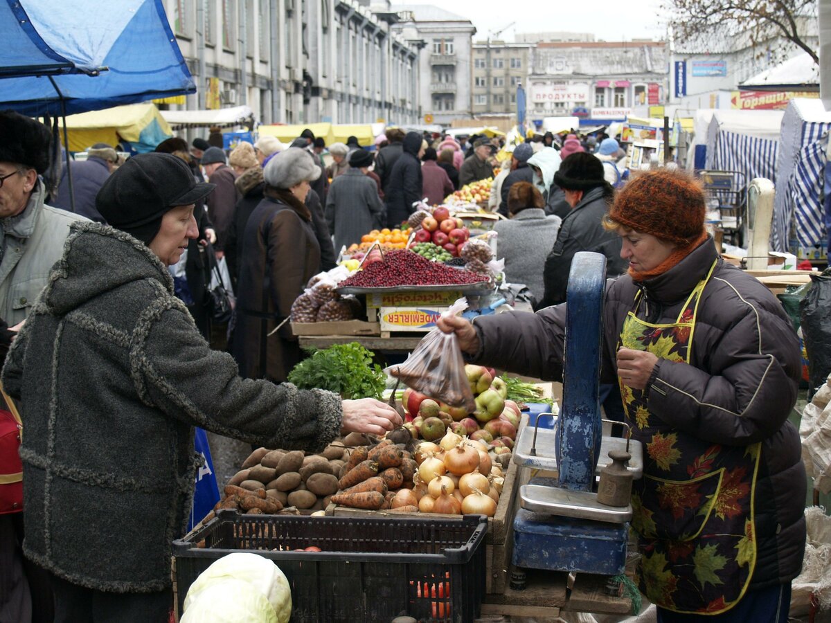 Рынки под открытым небом в москве. Хельсинки столичный рынок под открытым небом. Рынов малайзия уличный. Преображенский рынок москва. Рынок под открытым небом в париже.