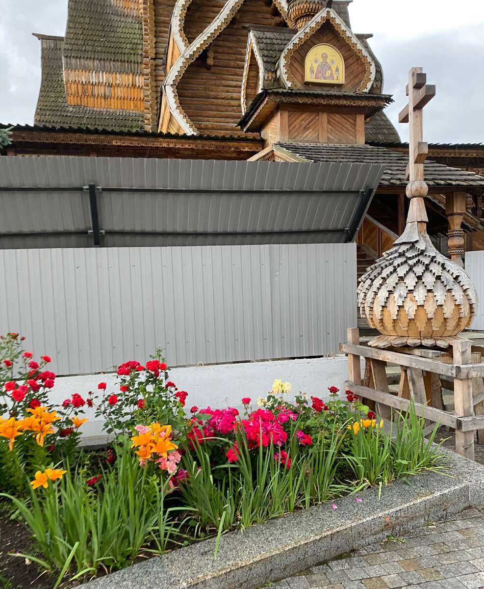 Фото просто для настроения. Это в Измайловском Кремле.