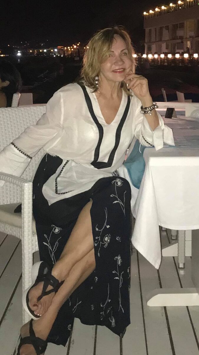 На Галине браслет "Римские каникулы" и сережки "Привет от Карла". Это можно заказать.