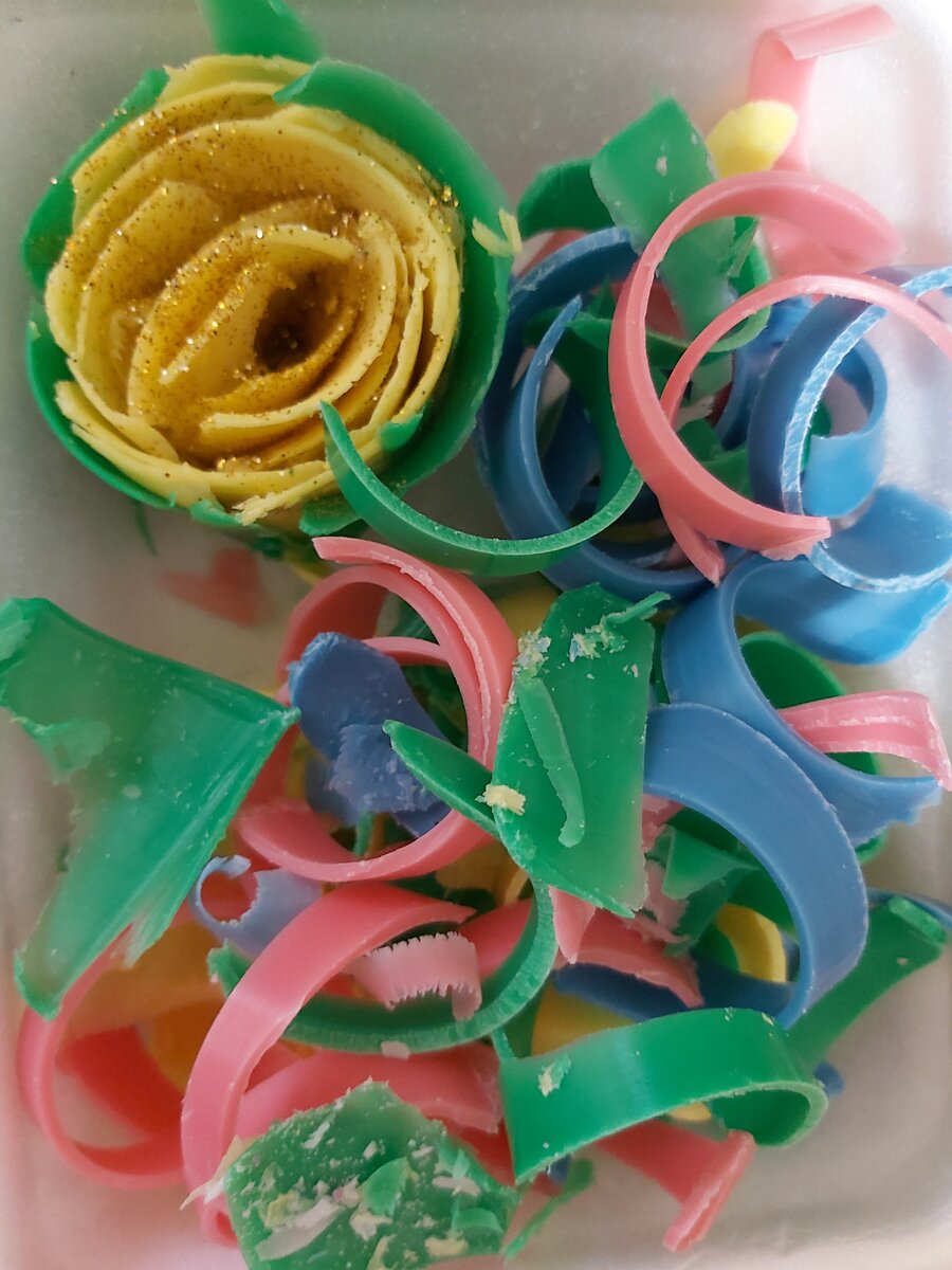 Из них делаю розочки