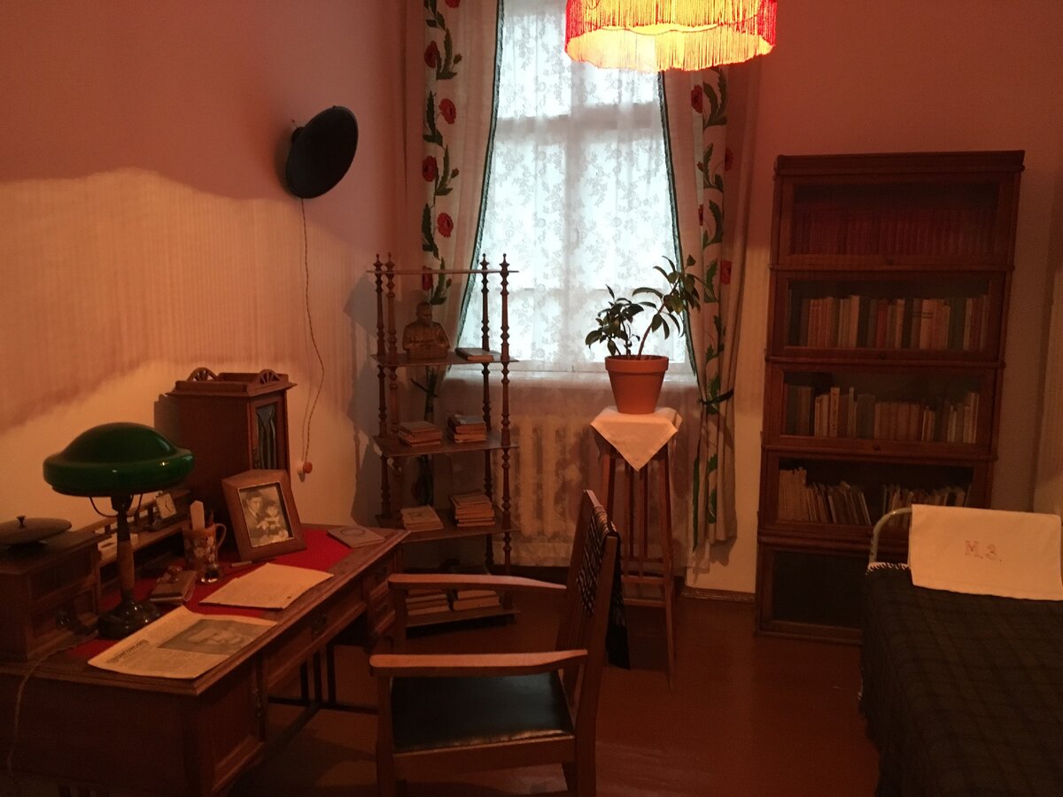 Рабочий кабинет Мусы Джалиля в музей-квартире. Фото мое.
