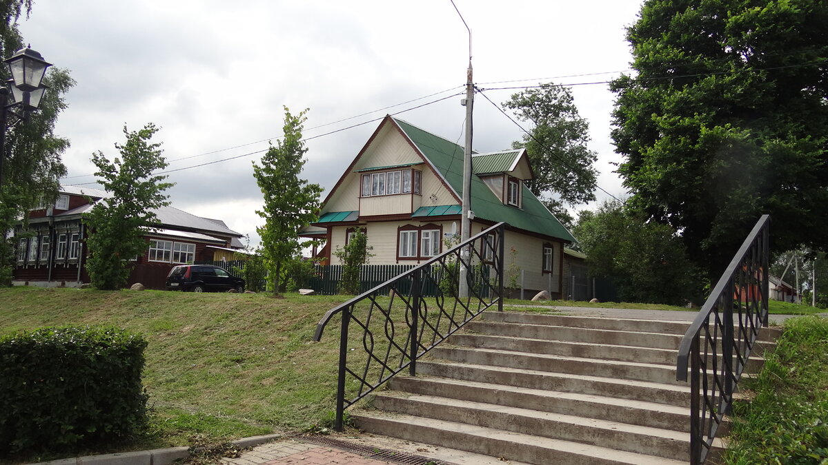 Таких домов в Мышкине много