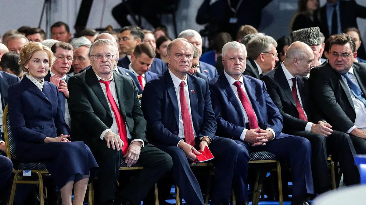 Представители народа, защитники народа от иностранного вмешательства!