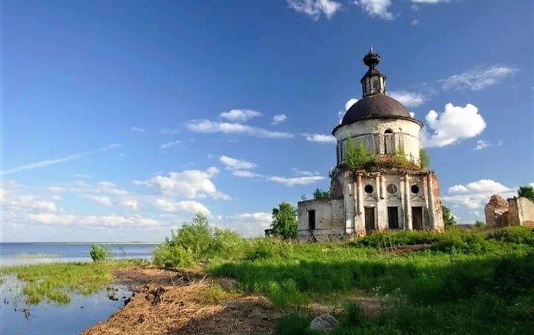 Чаронда. Озеро Воже Чаронда. Город Чаронда Вологодской области. Чаронда заброшенный город в Вологодской области. Чаронда город призрак
