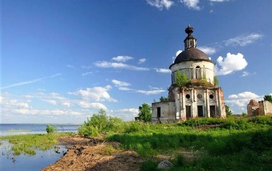 Чаронда. Озеро Воже Чаронда. Город Чаронда Вологодской области. Чаронда заброшенный город в Вологодской области. Чаронда город призрак.