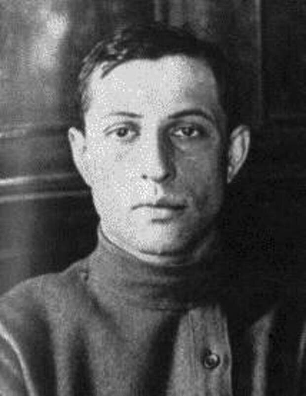 Леонид Каннегисер, будущий убийца Урицкого, во времена Февральской революции - опьяненный её свободой студент