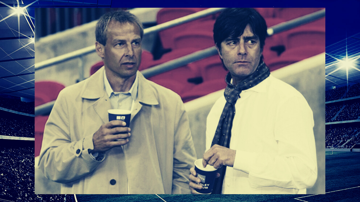 Юрген Клинсманн со своим ассистентом