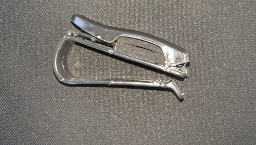 Боковая сторона прищепки