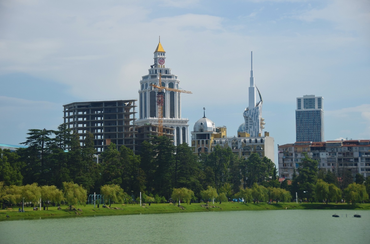 Батуми продолжает отстраиваться