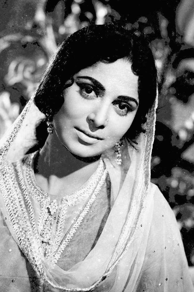 Вахида Рехман  - в молодости она была очень хороша, но и с возрастом не потеряла своей красоты (Картинка с просторов Интернета) 