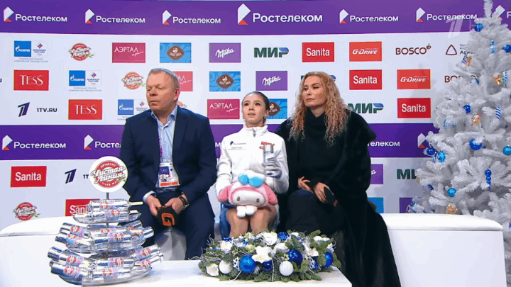 Сергей Дудаков, Камила Валиева, Этери Тутберидзе. Фото: гифка автора