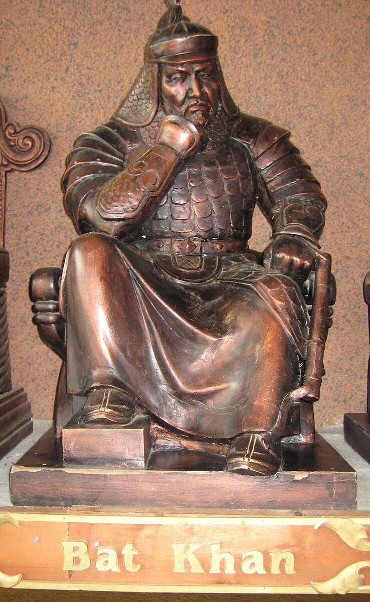Бату́ (монг. Бат хан?, ᠪᠠᠲᠤ ᠬᠠᠨ?; рус. Баты́й; ок. 1209 — 1255/1256) — монгольский полководец и государственный деятель, сын Джучи, внук Чингисхана. После смерти отца в 1227 году стал ханом Улуса Джучи (Золотой Орды), после смерти деда в том же году был признан старшим среди чингизидов второго поколения. Решением курултая 1235 года Бату было поручено завоевание территорий на северо-западе, и тот возглавил поход против половцев, Волжской Булгарии, русских княжеств, Польши, Венгрии и Далмации - Википедия