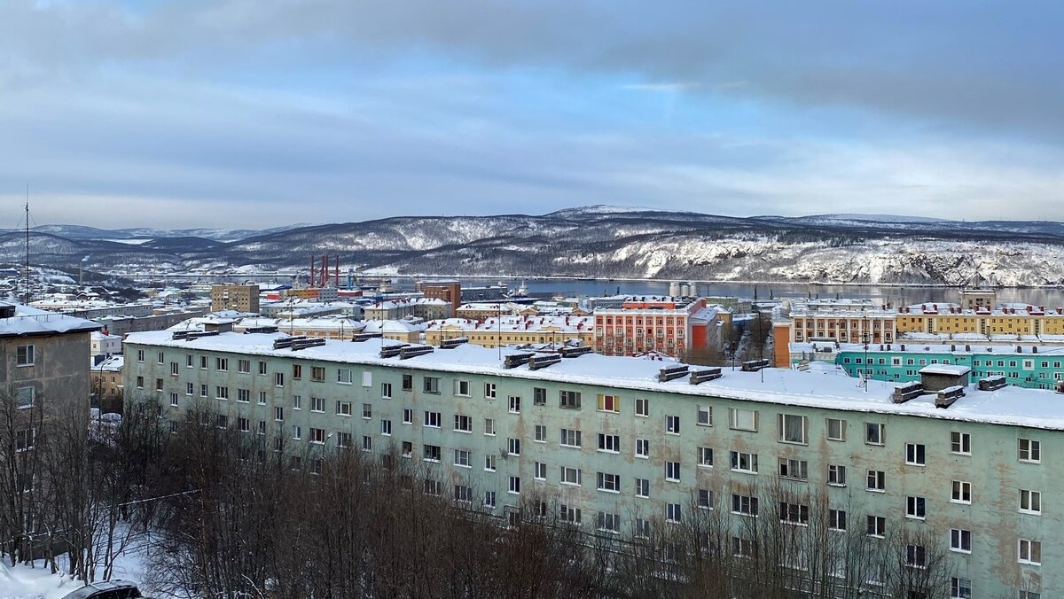 А из нашего окна сопка классная видна :)