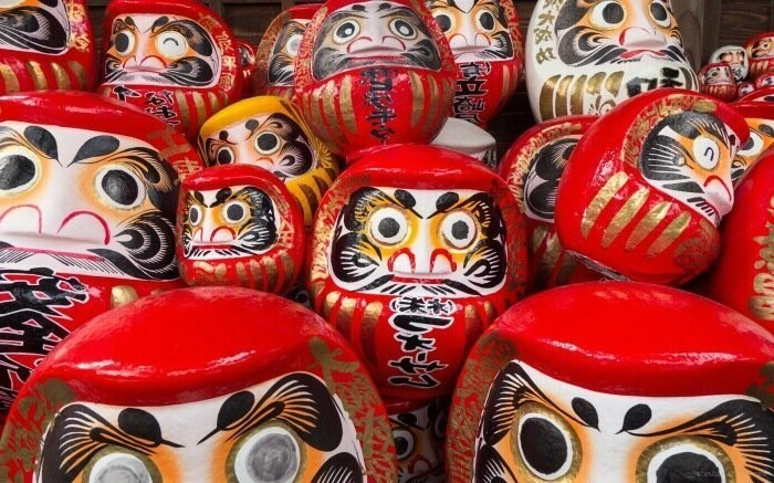 Есть версия, что такая игрушка стала прообразом неваляшки