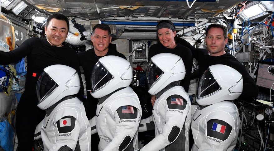 Четыре астронавта Crew-2 покинут космическую станцию 7 ноября, за четыре дня до прибытия их замены в миссии Crew-3. Фото: НАСА