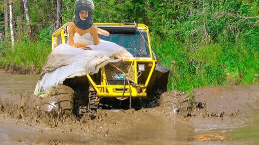 Jimny поспорил с УАЗ Патриот Невеста в грязи Оффроуд свадьба на бездорожье в лесу