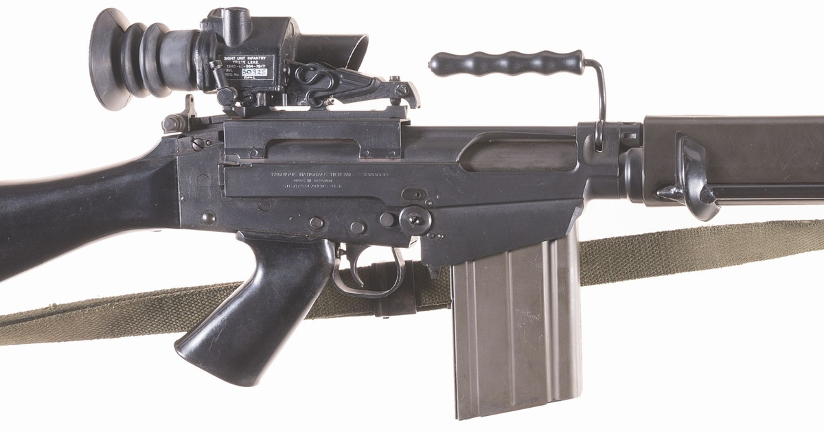 Прицел SUIT L2A2, установленный на винтовку FN FAL