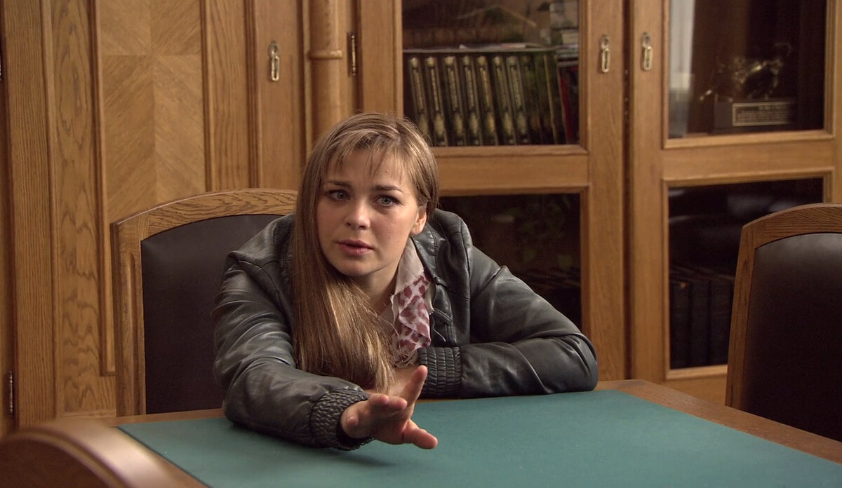 Кадр из кинофильма "Маша в законе", 2012 г., режиссер Виталий Павлов, сценаристы Анна Аносова, Виталий Павлов, Лариса Леоненко, композитор Джимми Вилгус (скриншот)