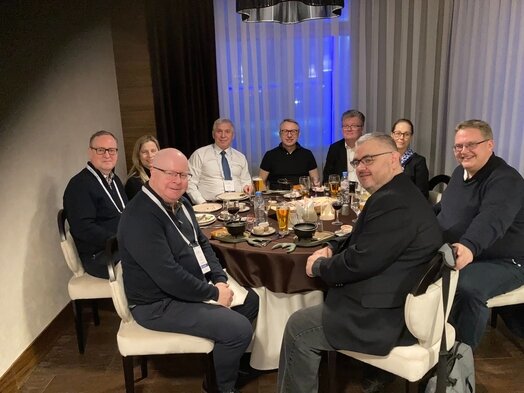 Ужин в Салехарде с вице-губернатором ЯНАО Александром Мажаровым.  Фото:https://twitter.com/ArcticSAONorway/status/1465382819400765444