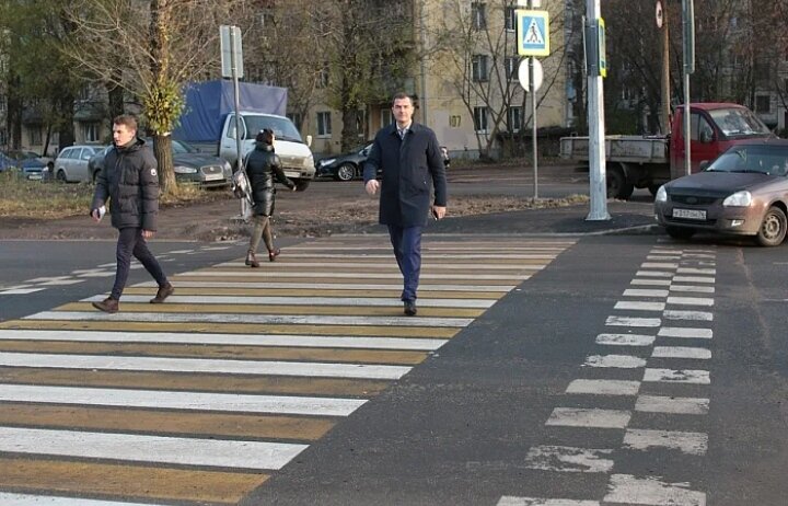 Пешеходы. (Фото взято из свободных источников в интернете.) 