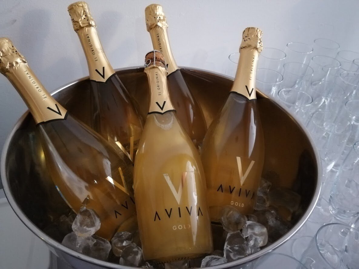Шампанское с блестками. фото Светы Давыдовой