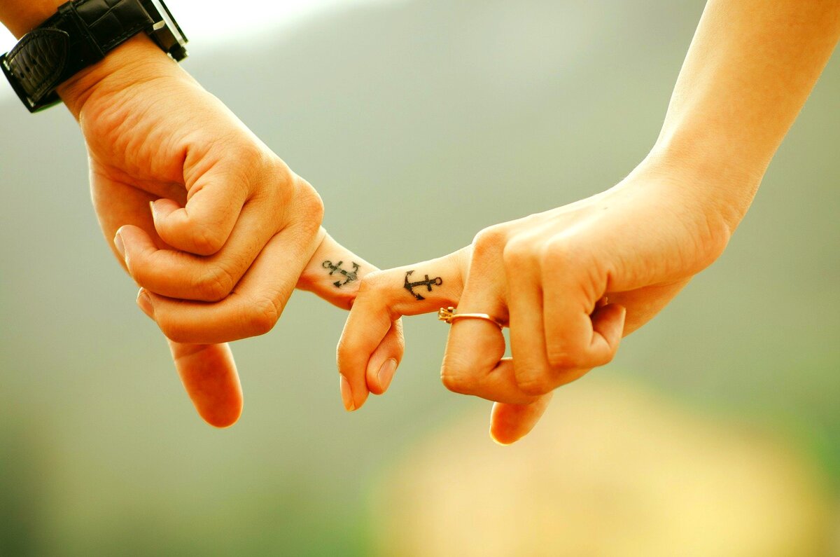 Невозможно это забыть, и жизнь никуда не движется