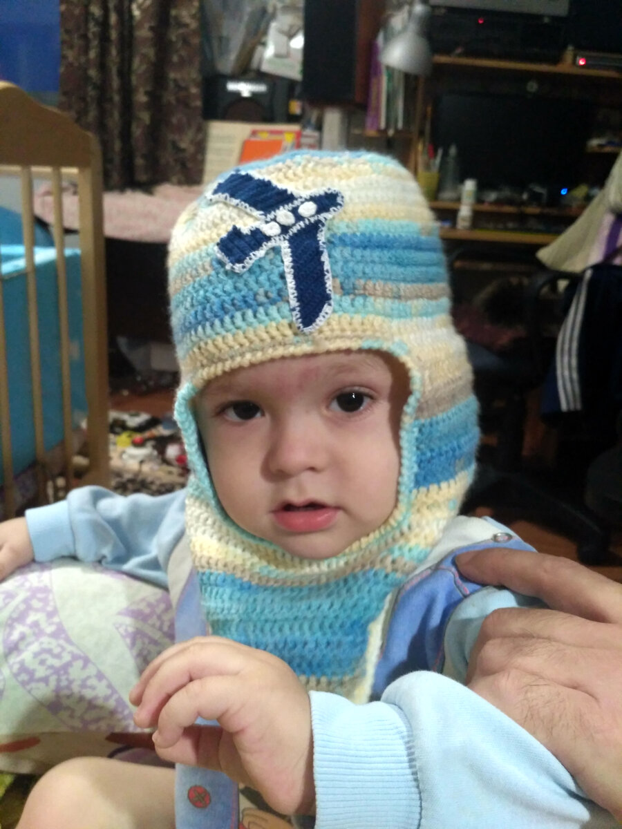 Вот, например, захотела связать сыну шапку именно с самолетом - и связала. Это, правда, тоже акрил. Но качественный. Отличная шапка получилась, кстати.