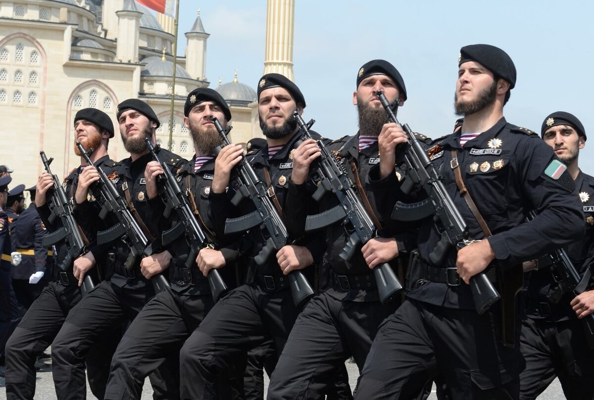 Джигиты кавказа. Традиционная одежда карачаевцев черкесов. Народ северного кавказа аварцы аварцы. Народы северного кавказа адыгейцы. Современность кавказа.